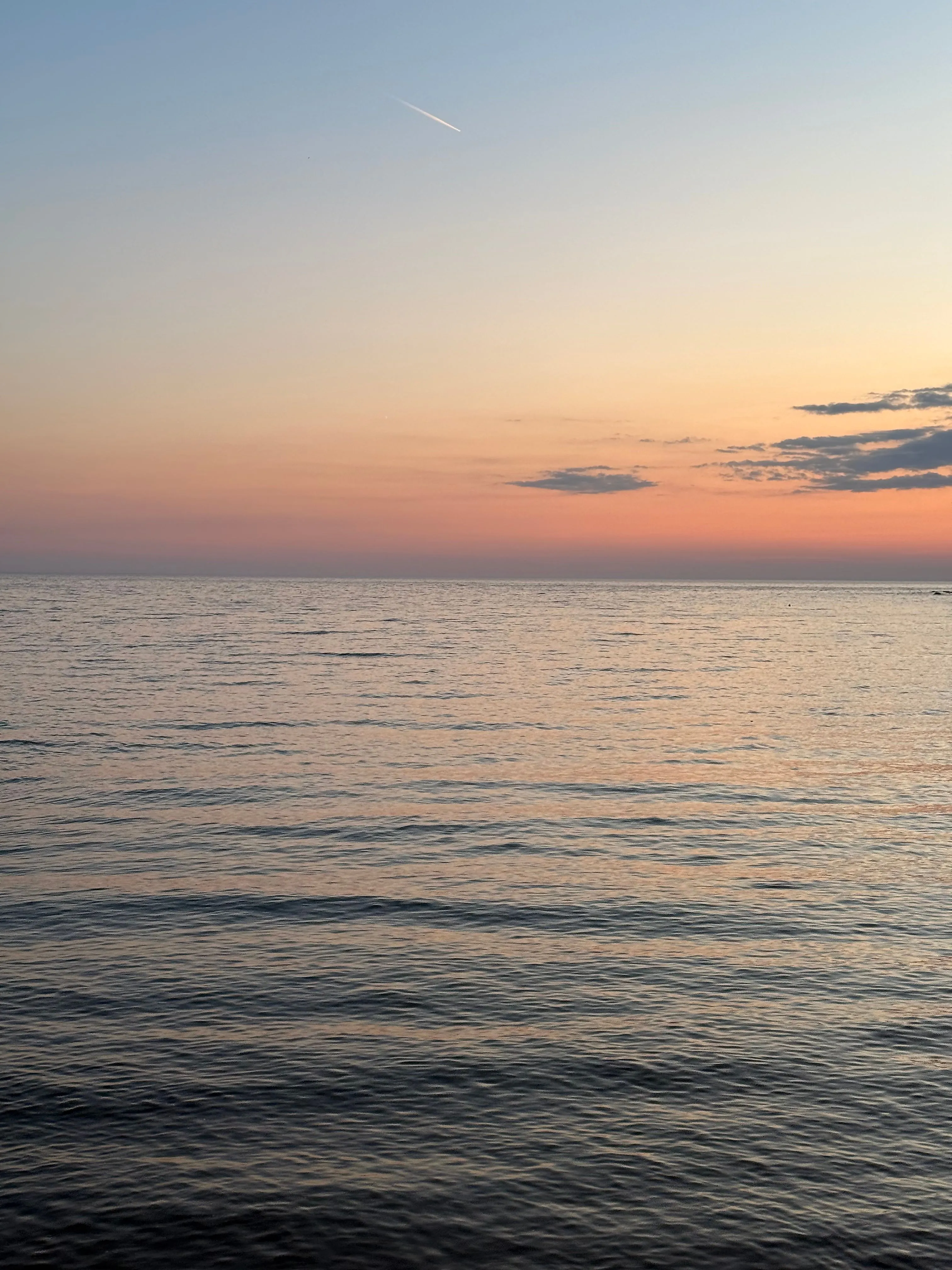 Sonnenuntergang mit rosarotem Himmel